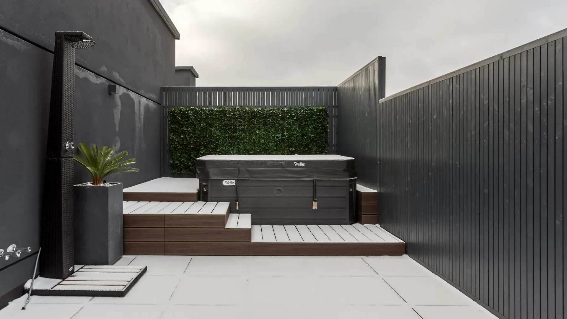 Apartment Jacuzzi Hideout - Warsaw Private Terrace - Free Parking