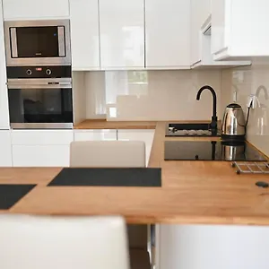 Apartament Przy Metro Kondratowicza, Warszawa