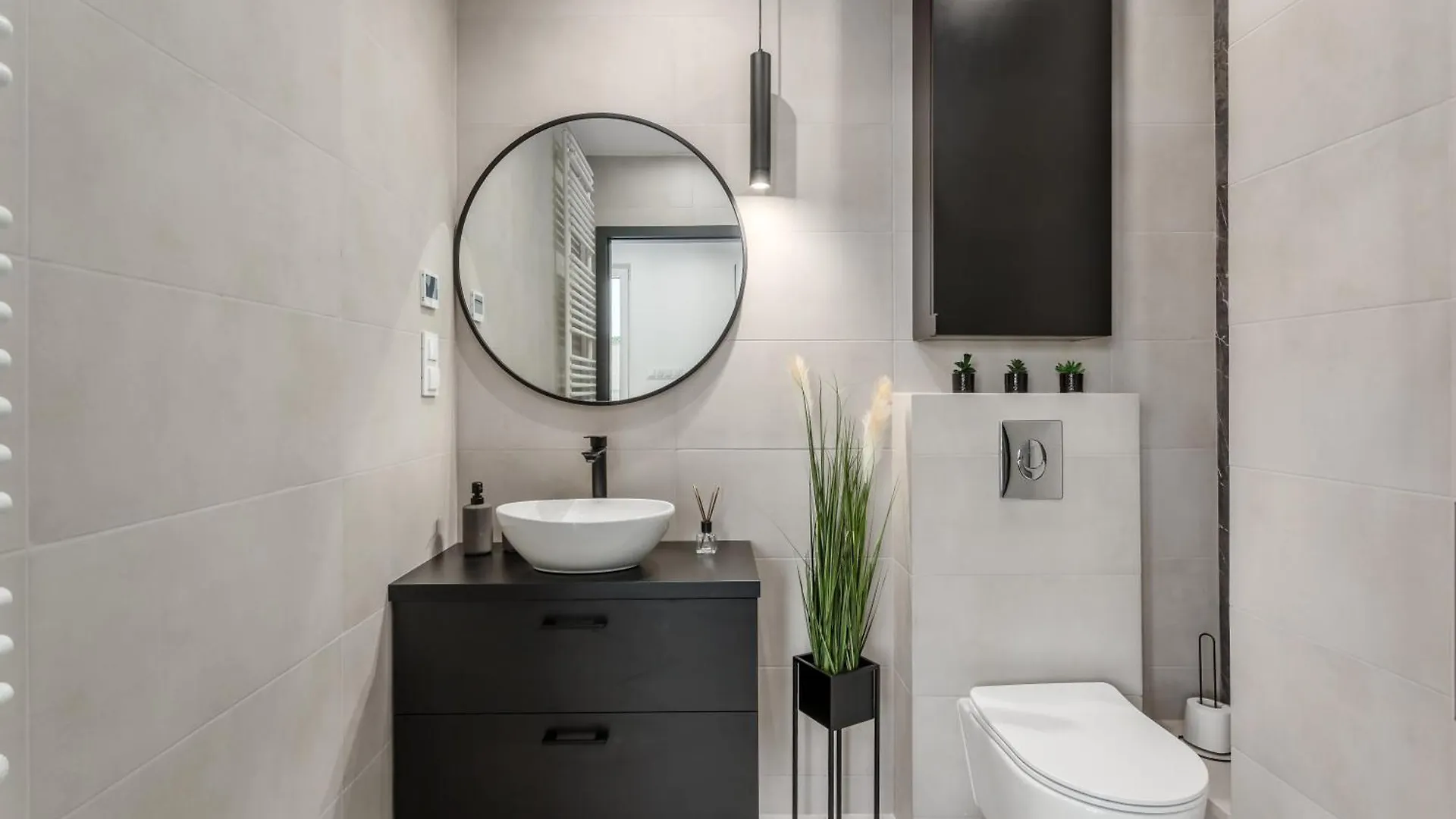 Jacuzzi Hideout - Warsaw Private Terrace - Free Parking Poland
